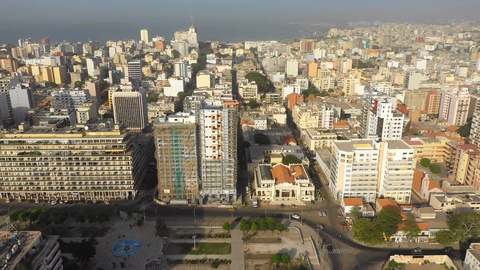 达喀尔市中心无人机俯瞰，放大视图