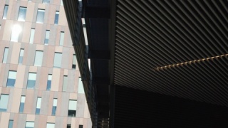 航拍城市里的建筑物视频素材模板下载