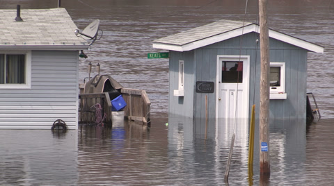 安大略春季洪水和湍急河流视频素材模板下载