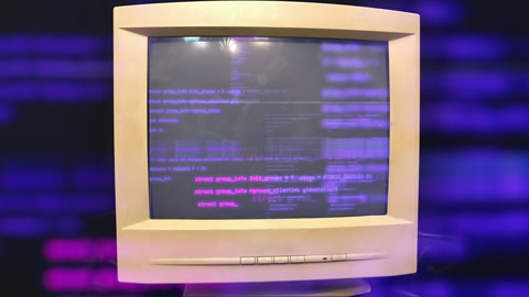 黑客攻击老式复古电视或电脑显示器屏幕，以80年代或90年代的风格