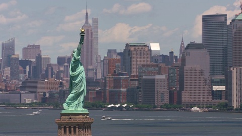 鸟瞰纽约市自由女神像
