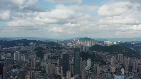 蓝天白云的城市风景视频素材模板下载