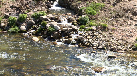 小山溪流入大河视频素材模板下载