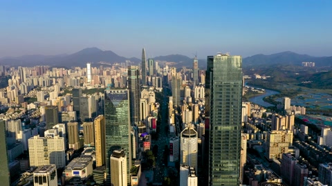 中国蓬勃发展的城市深圳的市中心天际线视频素材模板下载