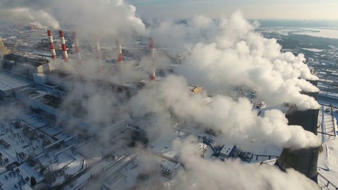 空气污染烟囱冒烟的发电厂
