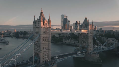 伦敦空中摄影 - 塔桥日出环形景色