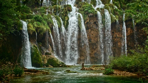 欧洲克罗地亚有瀑布的湖泊视频素材模板下载