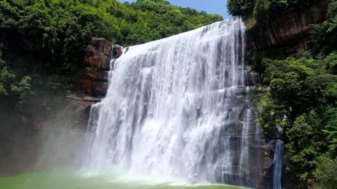 中国黄果树瀑布的湍流特写镜头