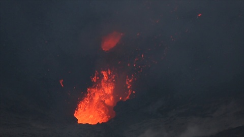瓦努阿图沃卡诺·亚苏尔火山爆发。2014年2月视频素材模板下载