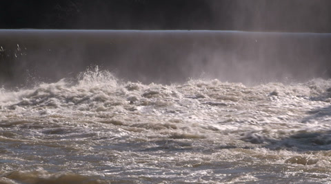 春季洪水激烈的河流视频素材模板下载