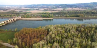 航拍多瑙河大坝景观