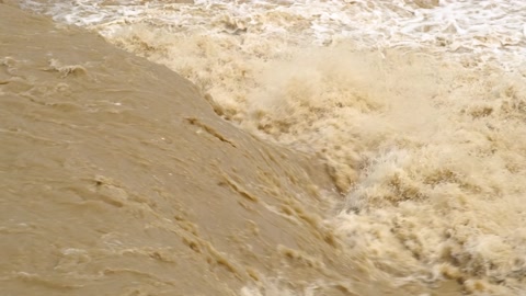 湍急的洪水视频素材模板下载