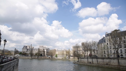 法国巴黎市中心的倾斜-塞纳河视频素材模板下载