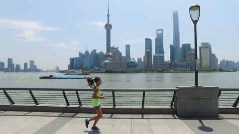 中国上海女子跑步