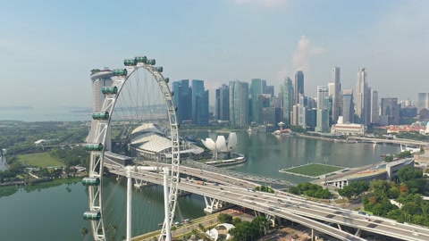 新加坡著名的天际线和新加坡摩天大楼的航拍镜头