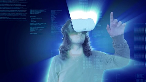 戴着VR眼镜的女人视频素材模板下载