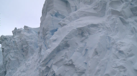 航拍冰川山脉的特写视频视频素材模板下载