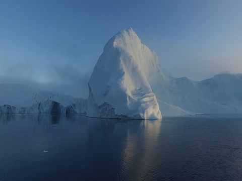 位于北极海的格陵兰岛北极冰山