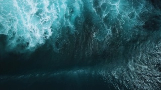 巨浪撞击海洋视频素材模板下载