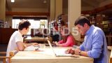 大学生在图书馆学习中央表高清在线视频素材下载